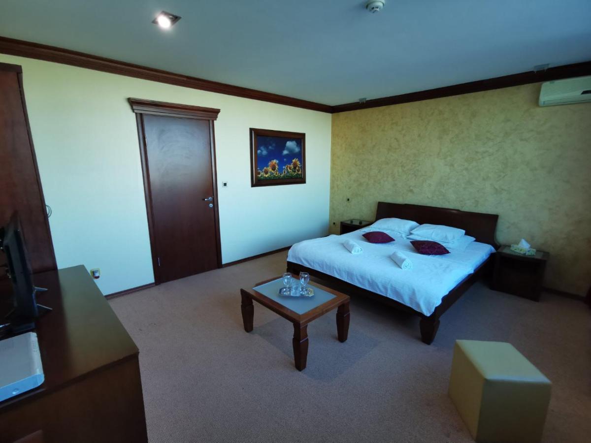 Panorama Apartman Novi Sad Esterno foto